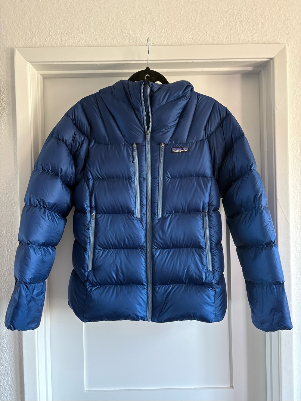 Patagonia Women’s Fitz Roy Down Hoody Jacket NWT Clement Blue Small S Fall 2025